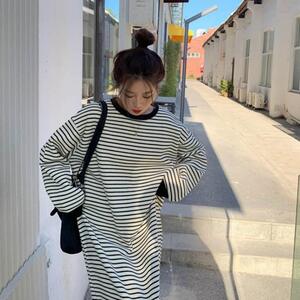 줄무늬 블랙 화이트 스트라이프 기모 여성 맨투맨 원피스 넉넉한핏 모자 운동화 다양하게코디